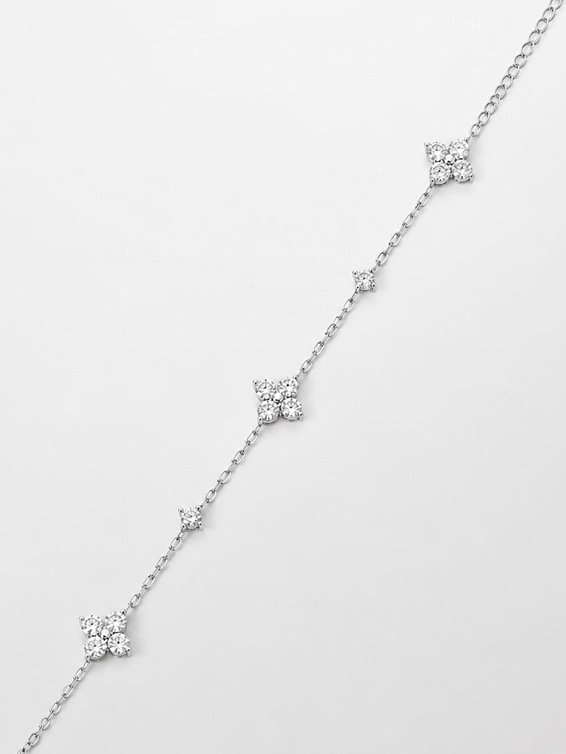 LUCKY CLOVER DIAMOND BRACELET
