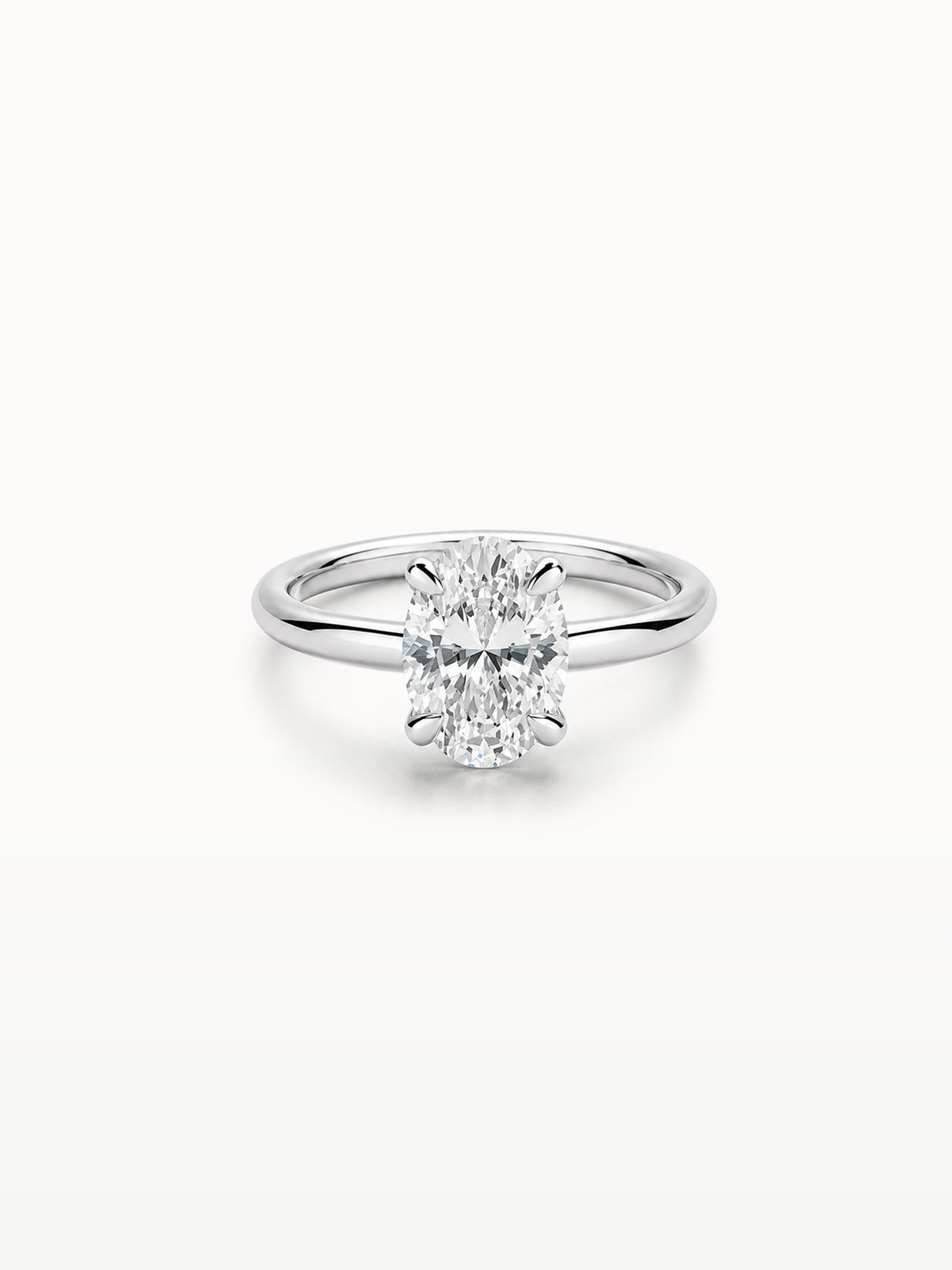 Moone THE OVAL SOLITAIRE RING in silver with lab-grown diamonds